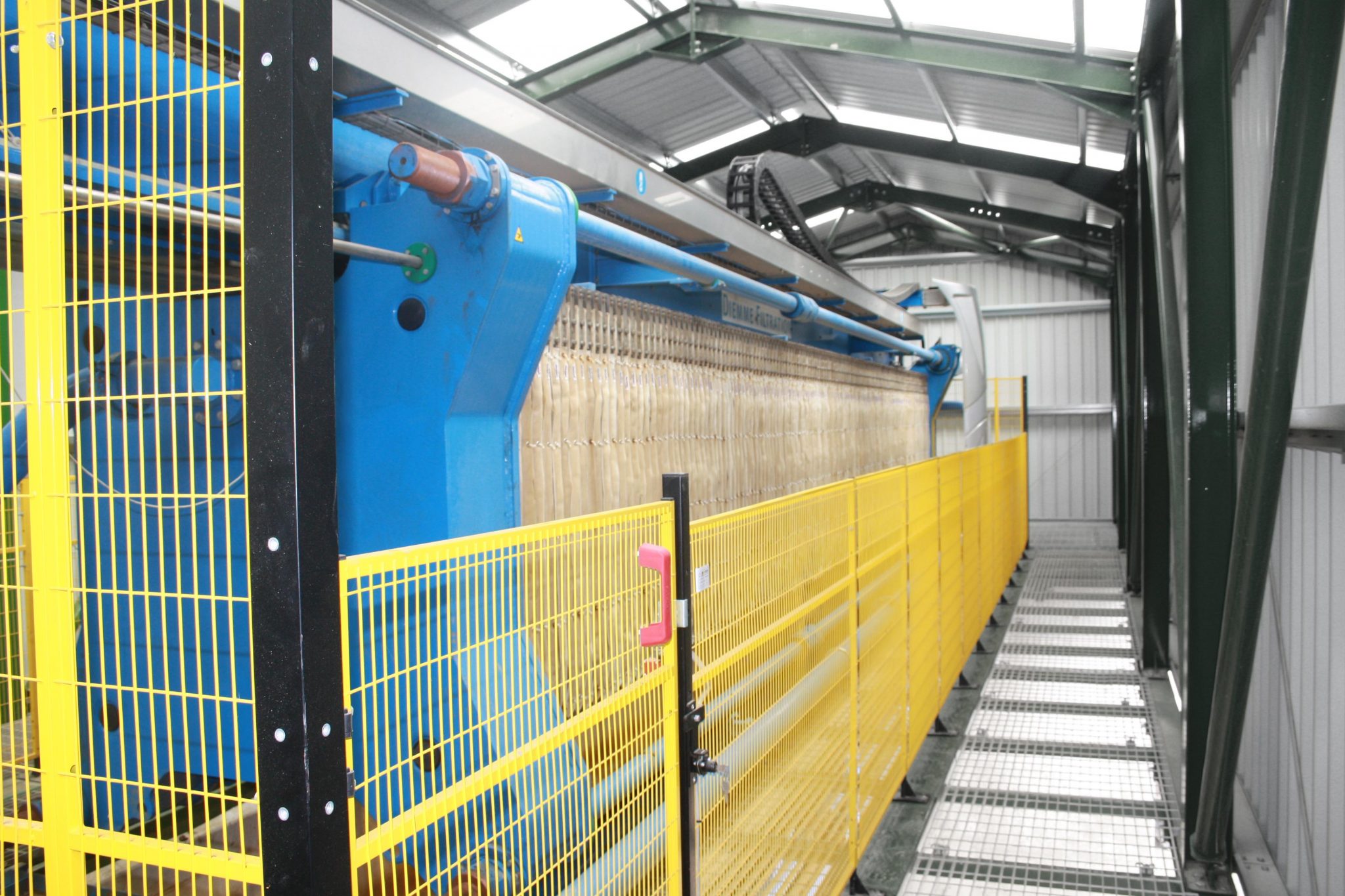 Machine Safety Guards Polycarbonate or Mesh Guarding Systems